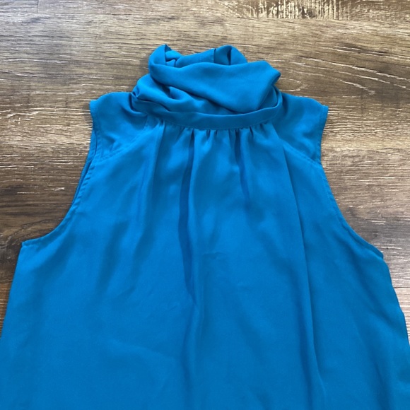 Tulle Sleeveless Blouse - Picture 3 of 6